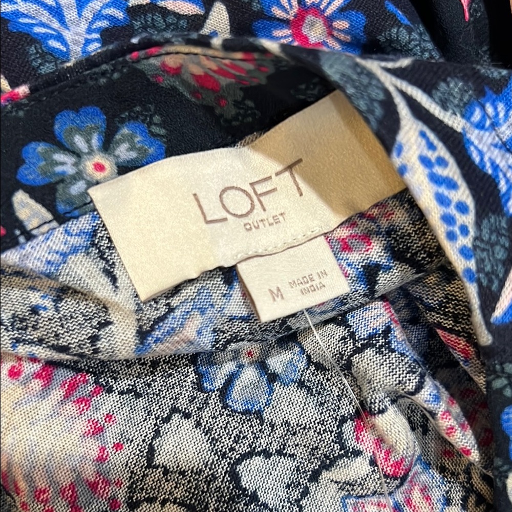 Floral Print Women's Top - Black and Pink LOFT NWT Medium #EE - Picture 4 of 5